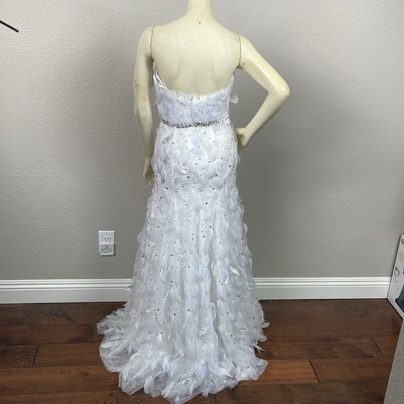 NWT Mac Duggal White Feather Rhinestone Sweetheart Strapless Gown Dress Wedding - Picture 9 of 17